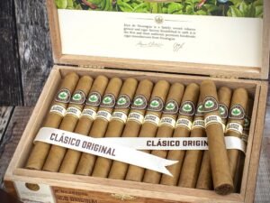 Joya de Nicaragua Clasico Seleccion B Cigars – Box of 25